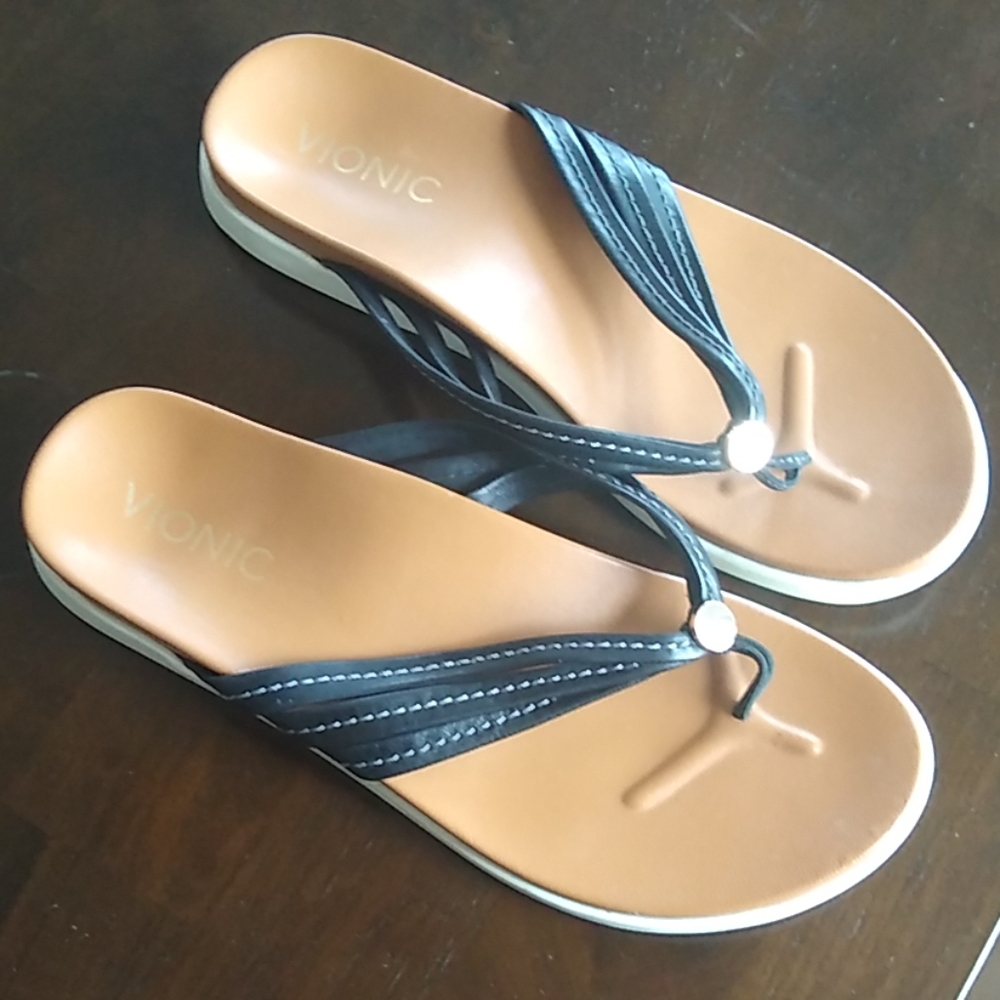 Vionic Multi Strap Thong/flip flops Sandals